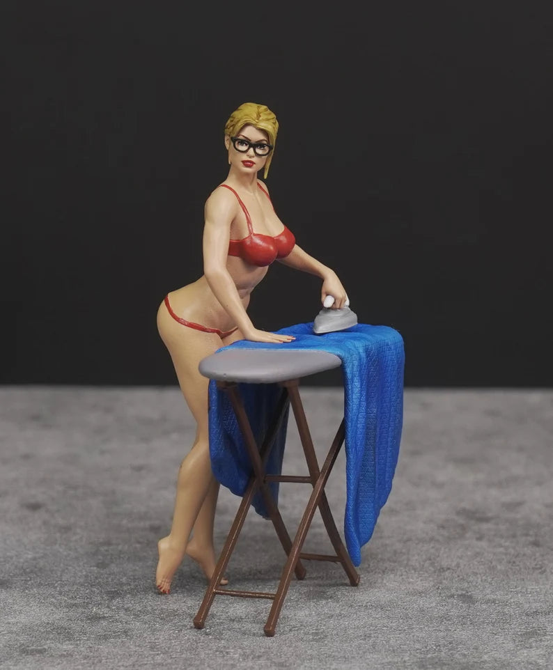 Sexy Girl Ironing figure 1:18 to HO scale handpaint high detail