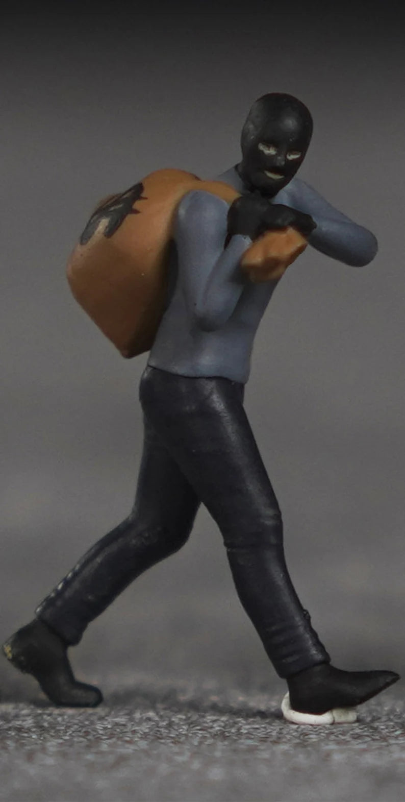 Police catch thief figure HO 1:64 Scale handpaint high detail