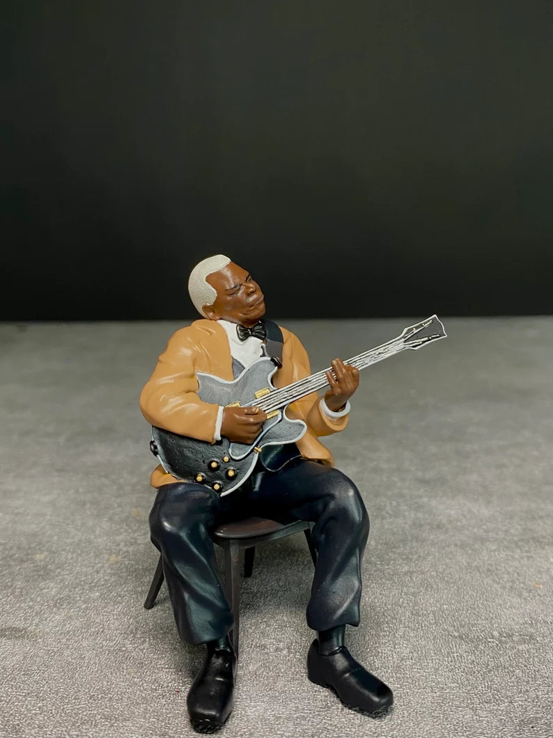 Blues guitarist musician figure handpaint high detail 1:18 scale (4inches)