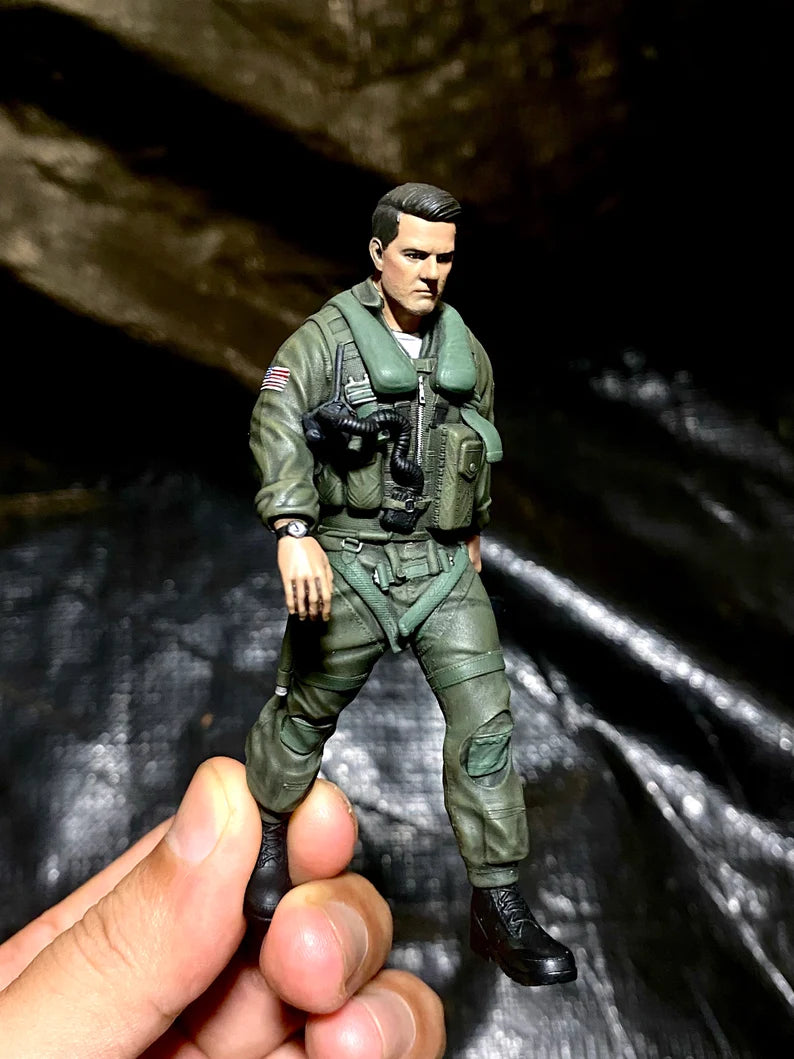 Top Pilot figurine handpaint high detail 1:18 to HO scale