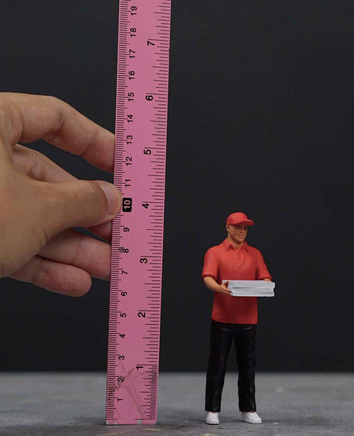 Pizza delivery figure handpaint high detail 1:18 to HO scale