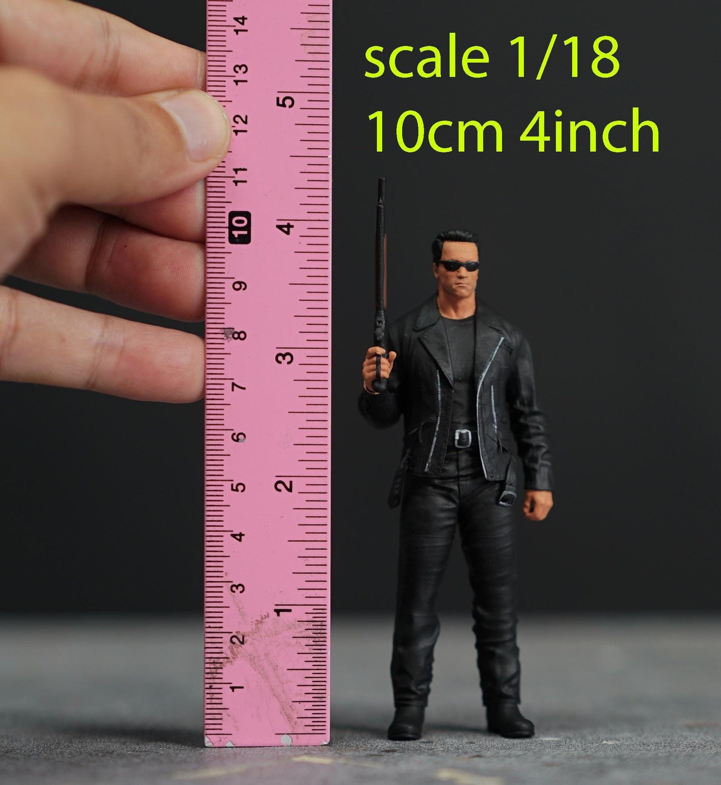 Terminated man glasses figure 1:18 to HO scale handpaint high detail